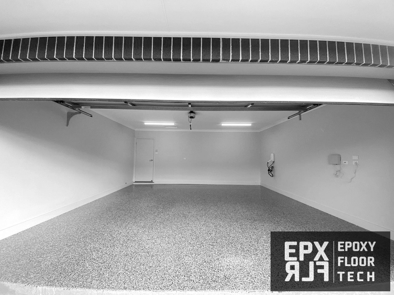 garage-premium-flake-epoxy-floors-ash-grey-mid-grey