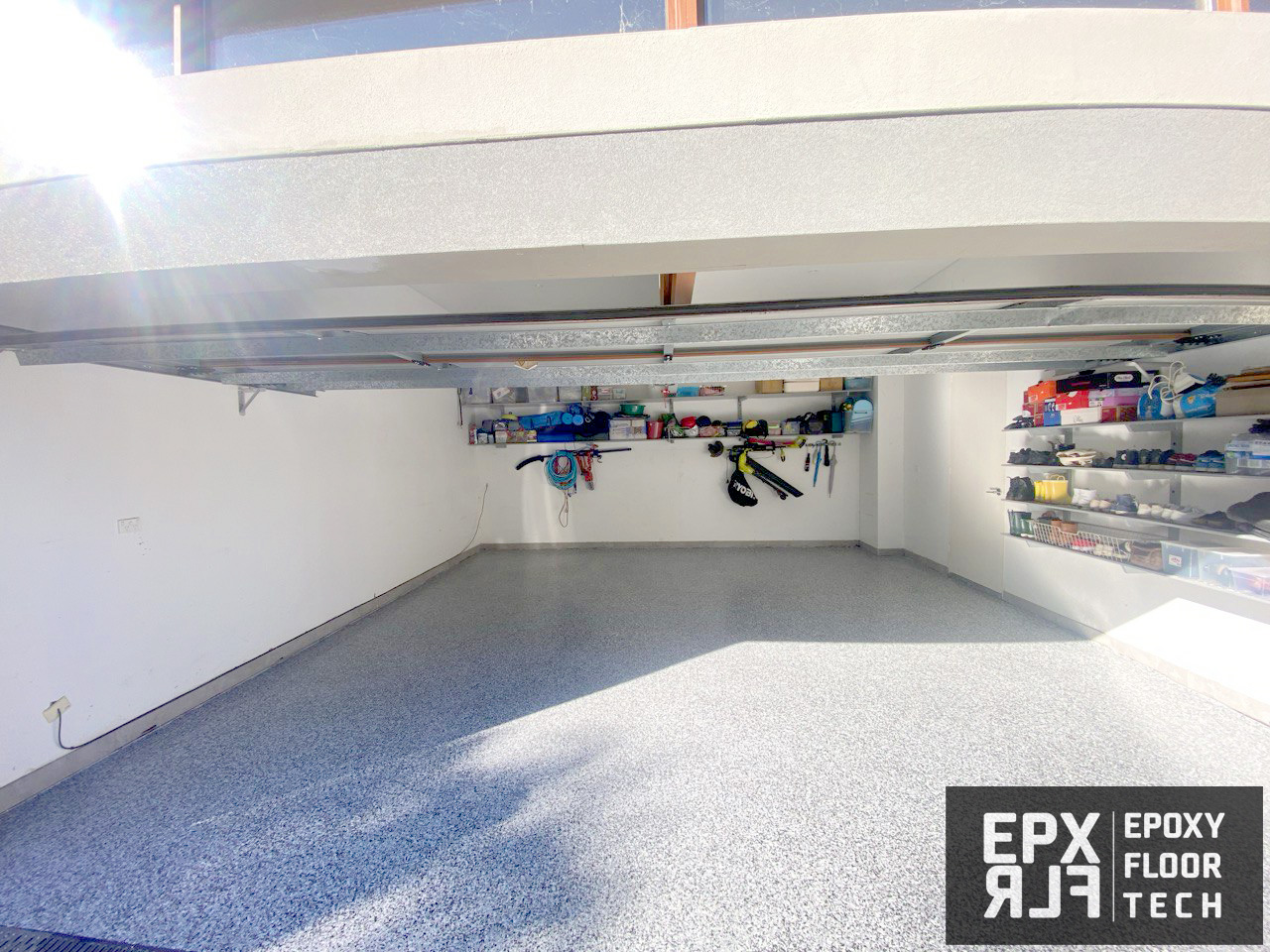 premium-full-flake-epoxy-painting-garage-Eastwood