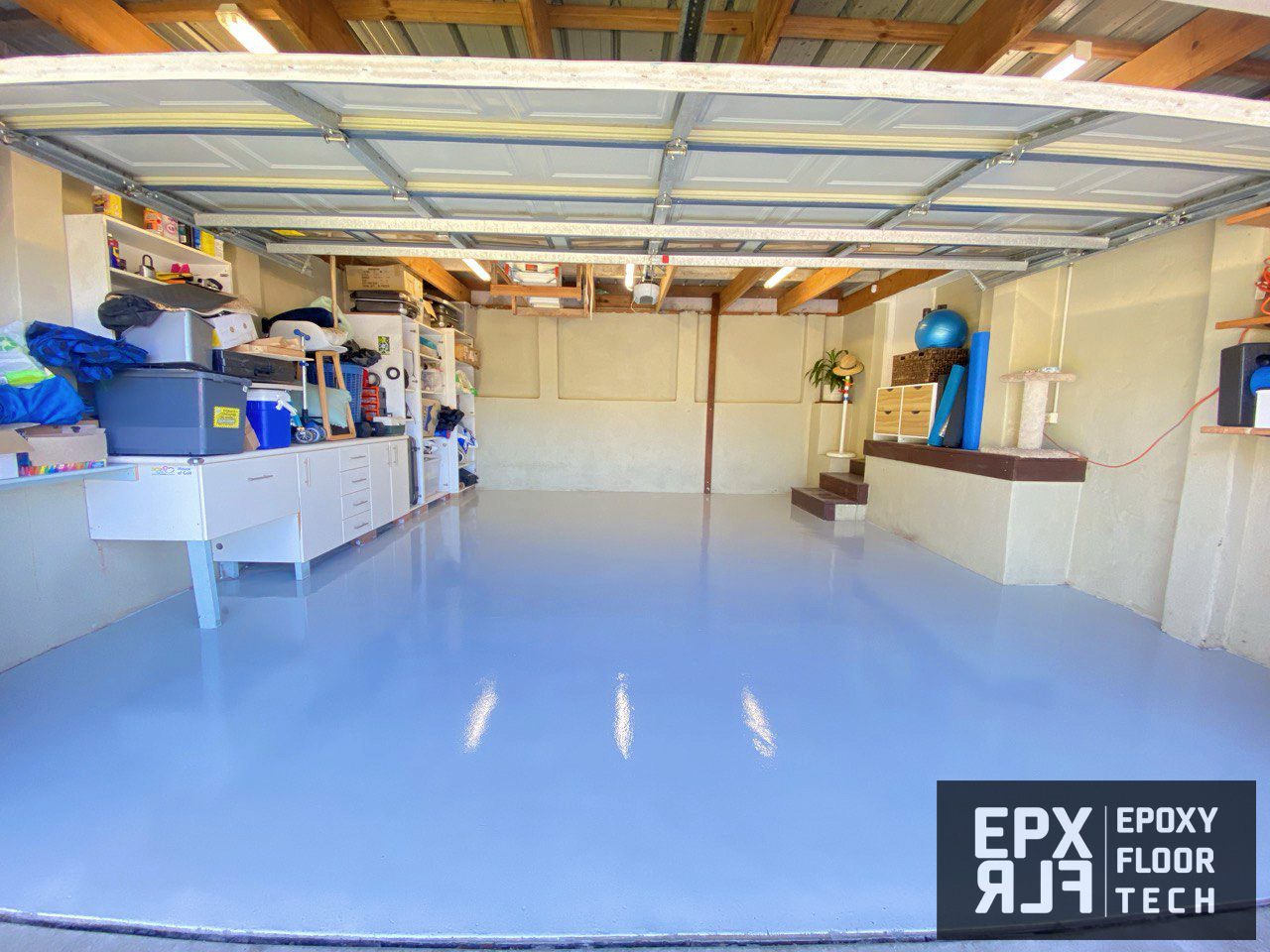 solid-colour-light-grey-garage-epoxy-floors-Northern-beaches
